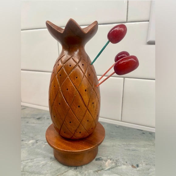 BYG Decorative Pineapple Figurines & Brass Trivets - Picture 5 of 12